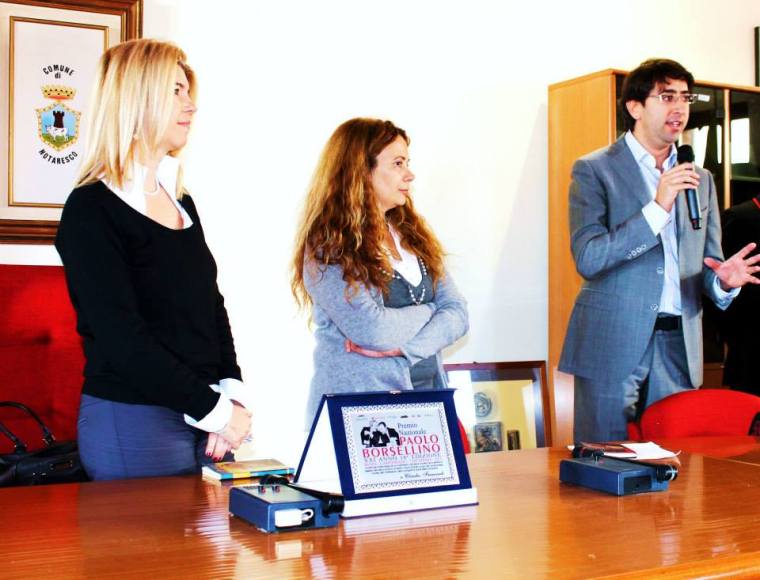 1468641_681158985257828_1843793828_n